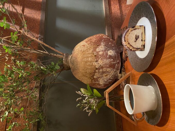 コーヒーカップと栗のムース