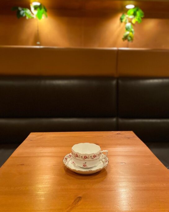 カップ＆ソーサ『薔薇の花飾り』