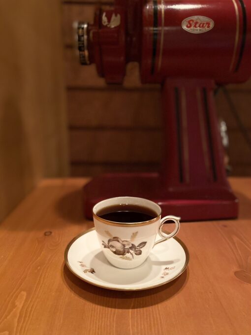 カップ＆ソーサ　『ブラウンローズ』